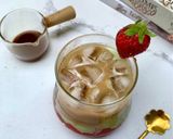 Foto langkah ke 7 dari resep Strawberry matcha latte.