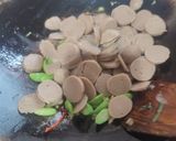 Foto langkah ke 3 dari resep Tumis tauge baso sapi petai (soybean sprout stir fry).