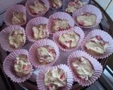 Foto del paso 3 de la receta: Magdalenas con frutillas
