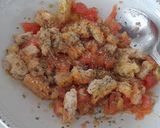 Foto del paso 1 de la receta: Dakos salad -ensalada de pan con tomate-