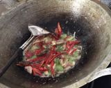 Foto langkah ke 2 dari resep Teri cumi asin oseng pedas.
