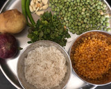 વઘારેલી ખીચડી (Vaghareli Khichdi Recipe In Gujarati) રેસીપી સ્ટેપ1ફોટો