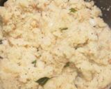 A picture of step 2 of Mangalore Style Upma.