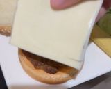 Foto langkah ke 3 dari resep Homemade Beef Burger.
