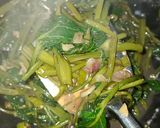 Foto langkah ke 3 dari resep Tumis Kangkung Wenak Mantul.