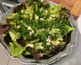 Une image de l'étape 6 de Salade verte aux deux fromages, persil et sauce verte.