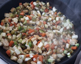 Foto del paso 2 de la receta: Cuscús con verdura y huevo
