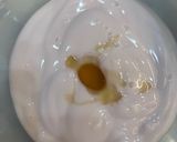 Foto langkah ke 1 dari resep Frozen yoghurt fruit bark.