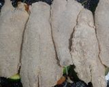 Foto del paso 5 de la receta: Salmón criollo empanado, con verduras, al horno(súper sano, sin sal)