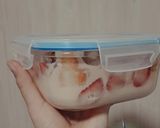 Foto langkah ke 6 dari resep Setup Roti Vla Keju Topping Strawberry.