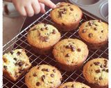 Foto langkah ke 8 dari resep Best Vanilla Chocochips Muffin Ever with Buttermilk.