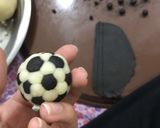 عکس مرحله 4 از دستور خمیر ژلارد به شکل تاپر توپ فوتبال
