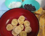 Foto langkah ke 2 dari resep Banana Pizza.