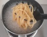 Gambar langkah 1 resipi Lemon Garlic Parmesan Linguine.