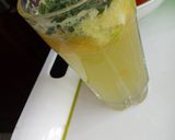 A picture of step 3 of 4 simple iftar drinks/mojito's.