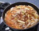 Une image de l'étape 12 de Gratin de pommes de terre, navets et panais à la tomate et lard.