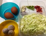 Foto langkah ke 1 dari resep Tumis Kol Telur.