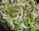 Foto del paso 1 de la receta: Ejotes con cebolla