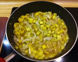 A picture of step 1 of Lee's Herbed Summer Squash.
