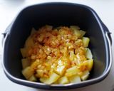 Hình bước làm 3 của món KHOAI TÂY đút lò với NCKD