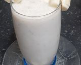 A picture of step 3 of Easy Korean banana milk.