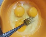 Foto langkah ke 1 dari resep 142. Telur Dadar Crispy.