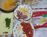 Pas rețetă Omletă cu roșii, mozzarella, salam, cașcaval și pătrunjel 1 fotografie