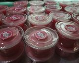 Foto langkah ke 3 dari resep Puding Cup Stroberi.