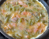 Foto del paso 4 de la receta: Tortilla de judías verdes y salmón