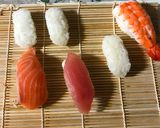 Foto del paso 10 de la receta: Japanese sushi uramaki, nigiri!!