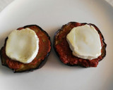 Foto del paso 5 de la receta: Berenjena con pesto rojo y queso de cabra