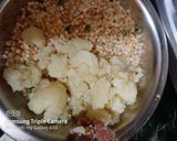 A picture of step 2 of Sabudana Vada.