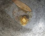 दहीतल्या वांग्याची सात्विक भाजी (dahi wangi bhaji recipe in marathi) रेसिपी स्टेप 2 फोटो
