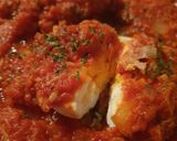 Foto del paso 6 de la receta: Huevos con salsa de tomate y atún