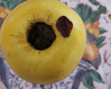 Foto del paso 2 de la receta: Manzana aromática con uvas pasas en microondas