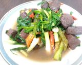 รูปขั้นตอนการทำที่ 5 ของ ต้มเลือดผัดพริกสด