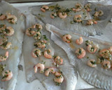 Foto del paso 3 de la receta: Rodaballo con costra de gambas al ajillo