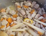 Sertésragu leves recept fázis 2 fotója