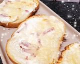 Une image de l'étape 5 de Tartines bruschettas crème lardons gruyère râpé parmesan ou cheddar et champignons.