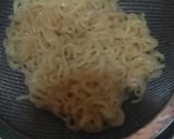 Foto langkah ke 1 dari resep Donat indomie simpel.