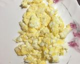 A picture of step 2 of Eggy Pasta.