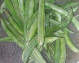 A picture of step 1 of Aloo saim phali.