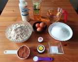 Foto del paso 1 de la receta: Tarta red velvet con nueces, arándanos y chocolate