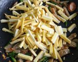 Foto langkah ke 6 dari resep Tumis Jagung Muda.