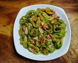 Foto langkah ke 7 dari resep Tumis Bunga Turi Cabe Gendot.