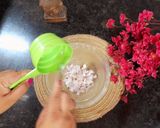 A picture of step 1 of Papad Katori Chaat.
