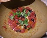 A picture of step 2 of Spaghetti with fresh tomatoes, olives and basil.