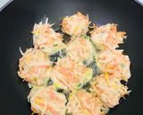 Foto langkah ke 3 dari resep Dadar wortel, kentang dan keju.