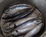 Foto langkah ke 1 dari resep Sambal Tomat Ikan Cue / Pindang Salem.