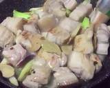 รูปขั้นตอนการทำที่ 3 ของ หมูสามชั้นอบน้ำแดงสูตรเบียร์บ้านหมี 熊家啤酒红烧肉 และเกร็ดน่ารู้